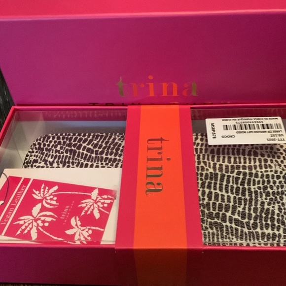 Trina Turk Croc Zip AROUND. New - Picture 3 of 8